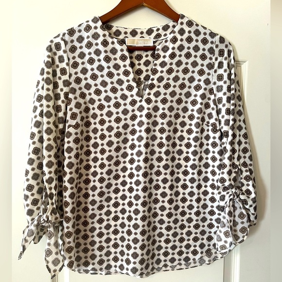 MICHAEL Michael Kors Tops - MICHAEL Michael Kors White with Pattern Design Blouse Women’s Size Medium